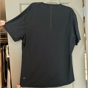 lululemon athletica Men's Black Short Sleeve athletic wear shirt XL